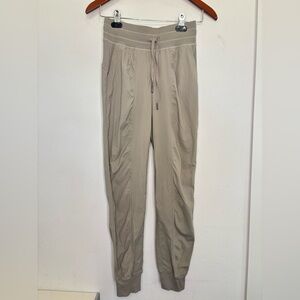 LULULEMON DARK TAN LIGHTWEIGHT JOGGER PANTS SZ 2